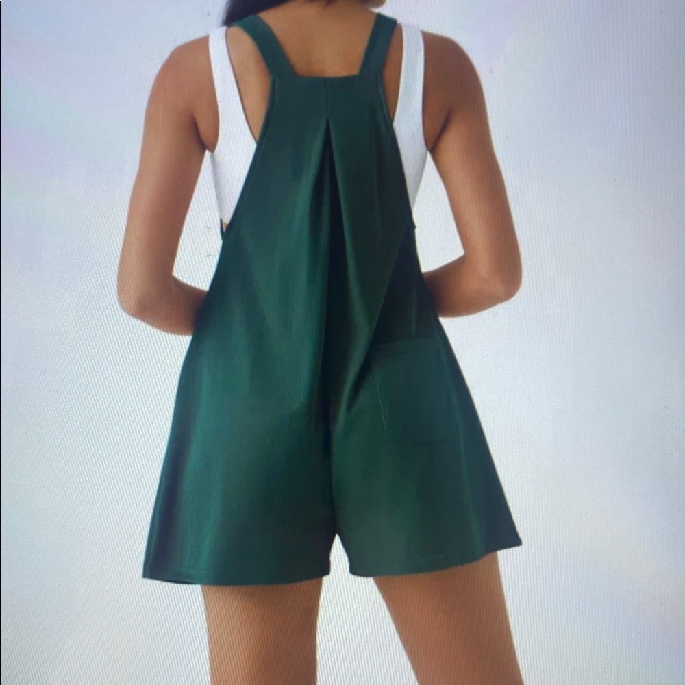 LARGE.   ADJUSTABLE STRAPS BIB OVERALL ROMPER - Picture 2 of 9